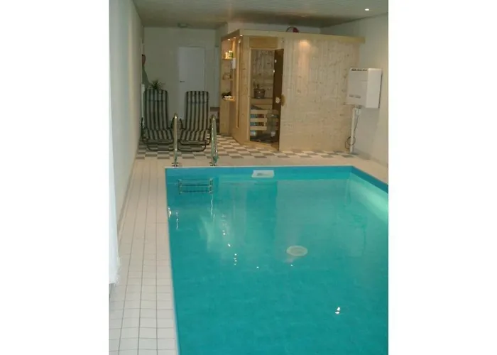 Semesterbostad Pool House By The Lighthouse *